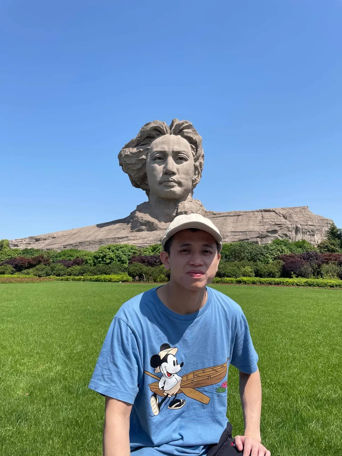 Giant Statue Photo